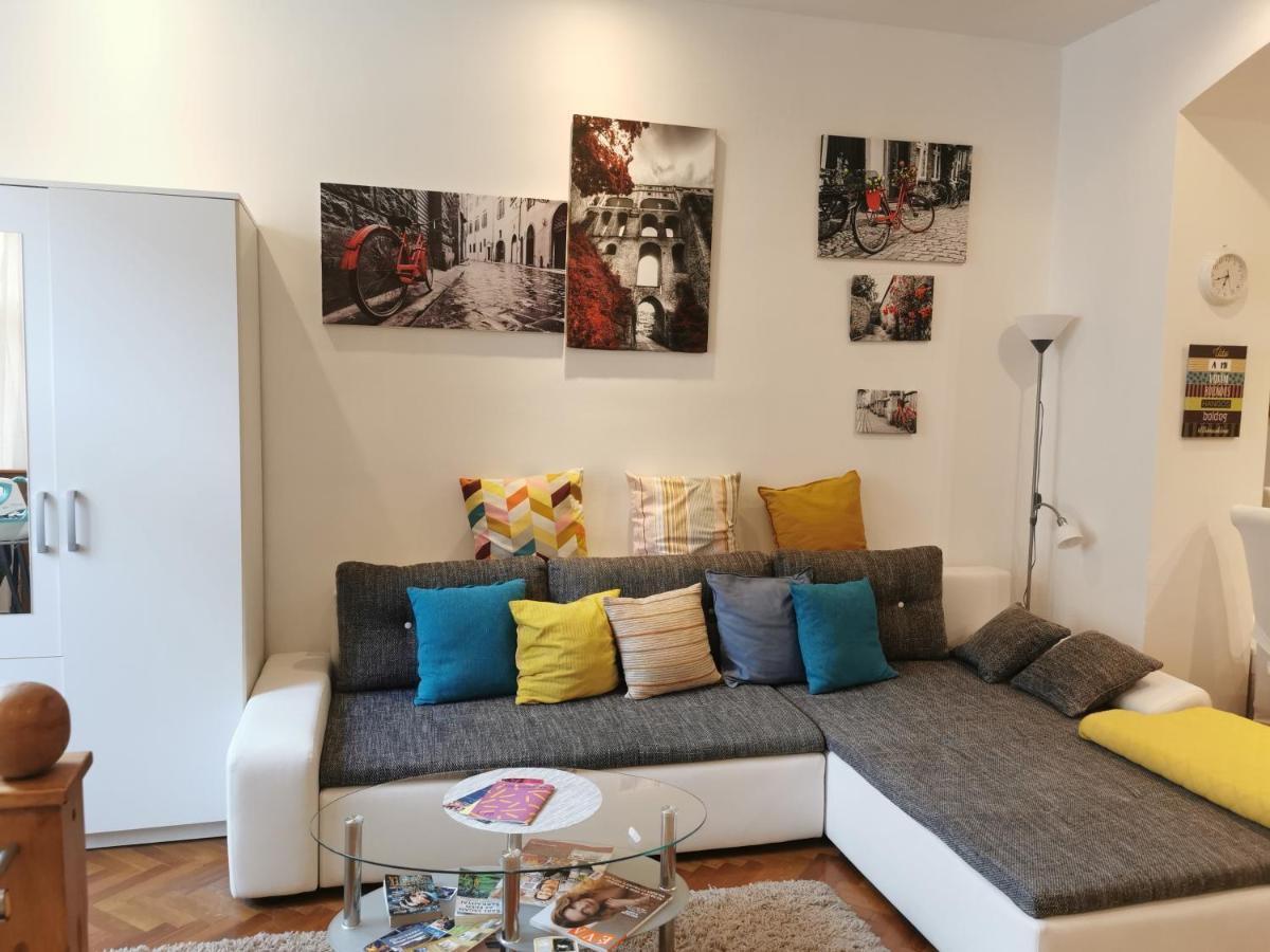 Patrik Apartman セーケシュフェヘールヴァール エクステリア 写真